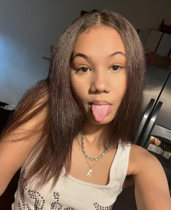 V ariee leaked private photo uncensored HD quality