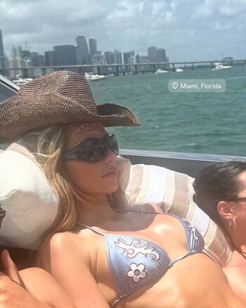 Alix ashley  page leaked private photo uncensored HD quality