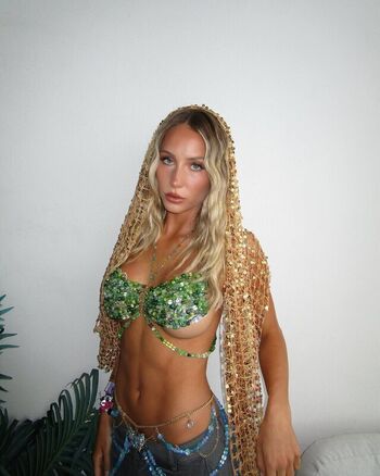 Alix ashley  page leaked private photo uncensored HD quality