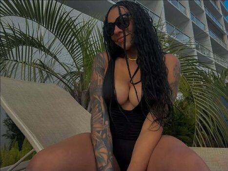 Amber reacts page leaked private photo uncensored HD quality