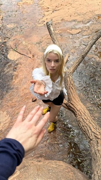 Anya taylor joy  page leaked private photo uncensored HD quality