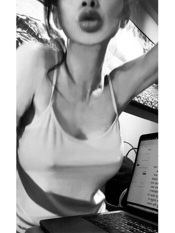 Bai ling  page leaked private photo uncensored HD quality