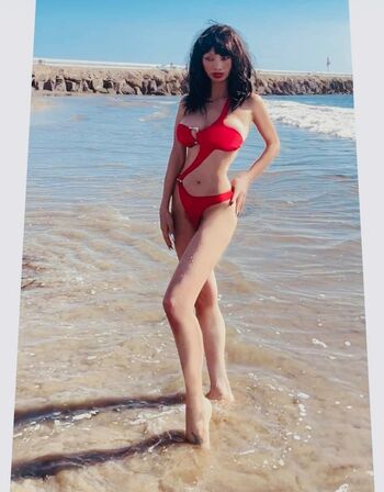 Bai ling  page leaked private photo uncensored HD quality