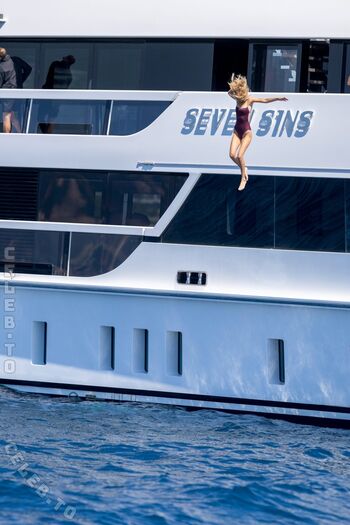 Bella hadid  page leaked private photo uncensored HD quality