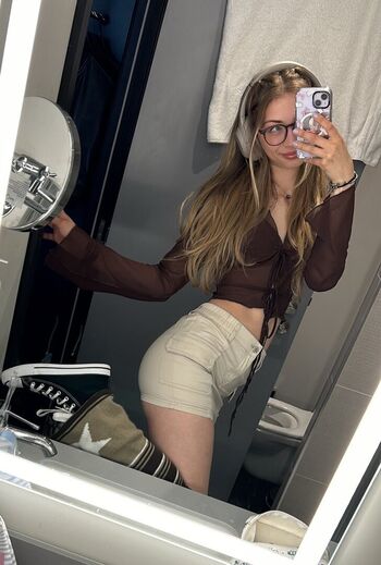 Capybaraclutchs page leaked private photo uncensored HD quality