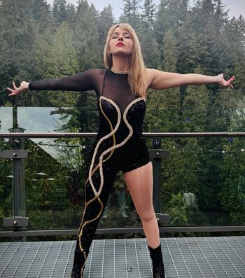 Charity Eden / Taylor Swift Impersonator