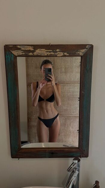 Charlotte berry leaked private photo uncensored HD quality