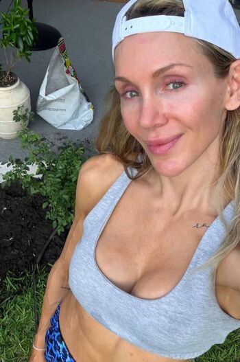 Charlotte flair page leaked private photo uncensored HD quality