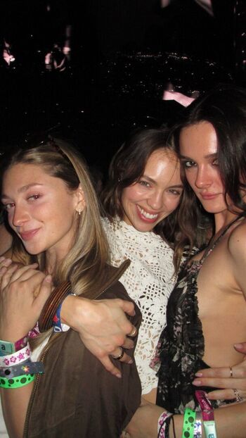 Charlotte lawrence page leaked private photo uncensored HD quality