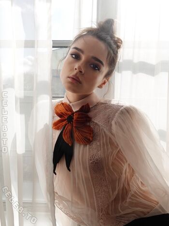 Charlotte lawrence leaked private photo uncensored HD quality