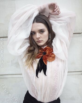 Charlotte lawrence leaked private photo uncensored HD quality