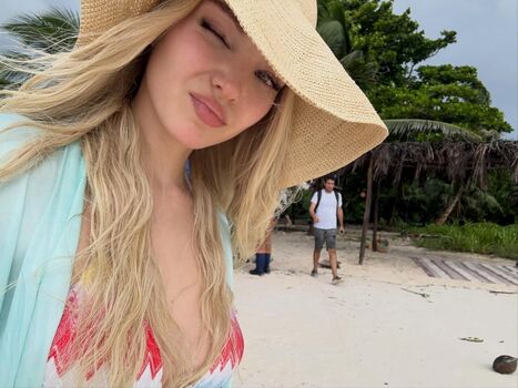 Dove cameron page leaked private photo uncensored HD quality