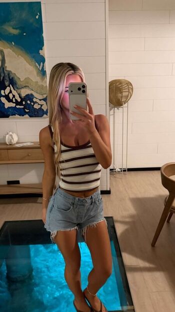 Emily elizabeth leaked private photo uncensored HD quality