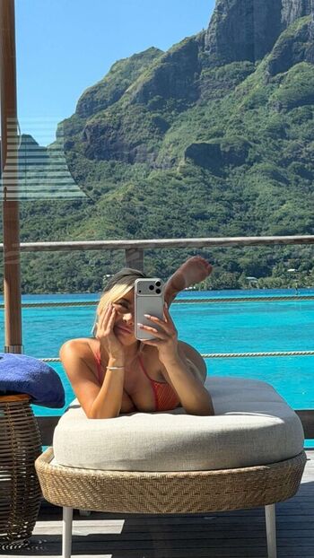 Emily elizabeth leaked private photo uncensored HD quality