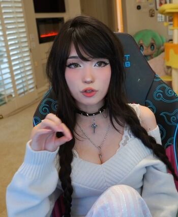 Emiru  page leaked private photo uncensored HD quality