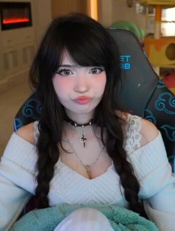 Emiru  page leaked private photo uncensored HD quality