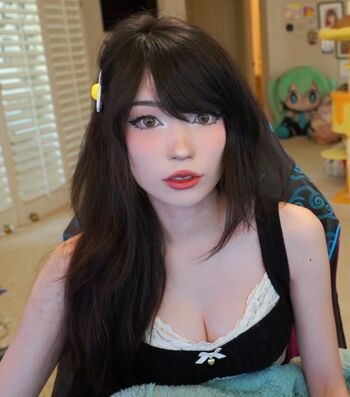 Emiru  page leaked private photo uncensored HD quality