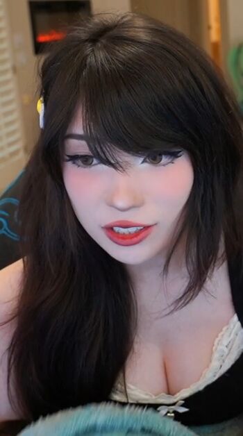 Emiru  page leaked private photo uncensored HD quality