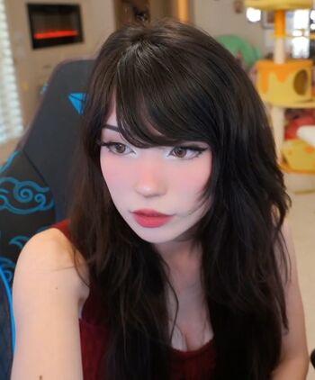 Emiru  page leaked private photo uncensored HD quality