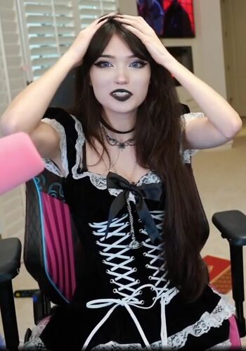 Emiru  page leaked private photo uncensored HD quality