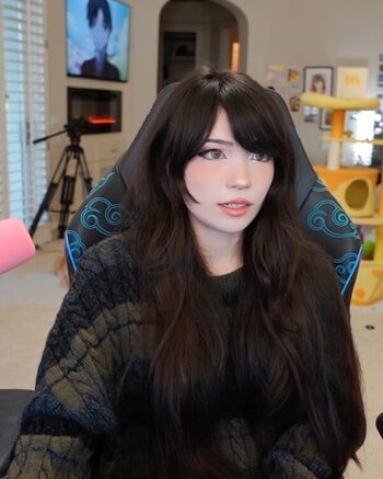 Emiru  page leaked private photo uncensored HD quality
