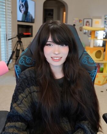 Emiru  page leaked private photo uncensored HD quality