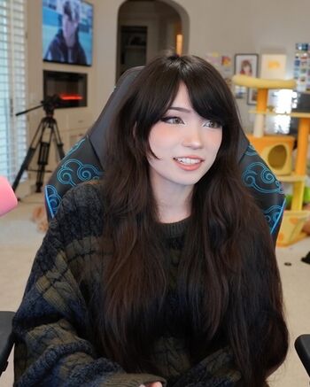 Emiru  page leaked private photo uncensored HD quality