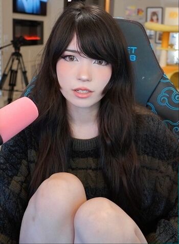 Emiru  page leaked private photo uncensored HD quality
