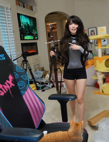 Emiru  page leaked private photo uncensored HD quality