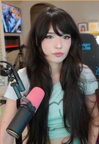 Emiru  page leaked private photo uncensored HD quality