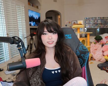 Emiru  page leaked private photo uncensored HD quality