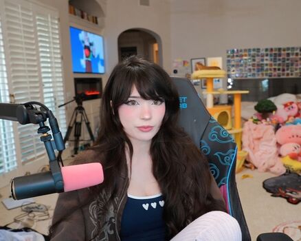 Emiru  page leaked private photo uncensored HD quality