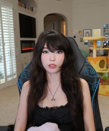 Emiru  page leaked private photo uncensored HD quality