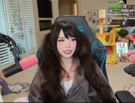 Emiru  page leaked private photo uncensored HD quality