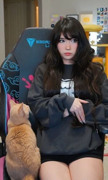 Emiru  page leaked private photo uncensored HD quality