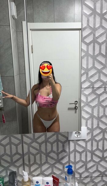 Esracicekk leaked private photo uncensored HD quality