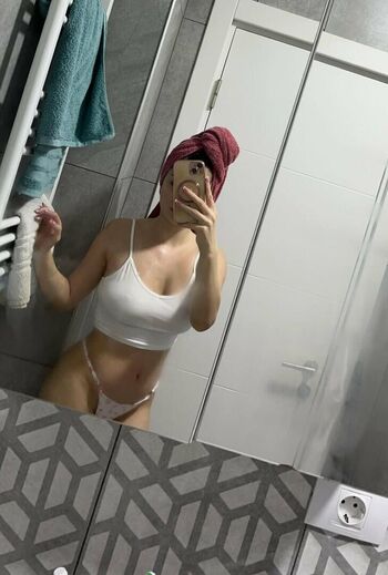 Esracicekk leaked private photo uncensored HD quality