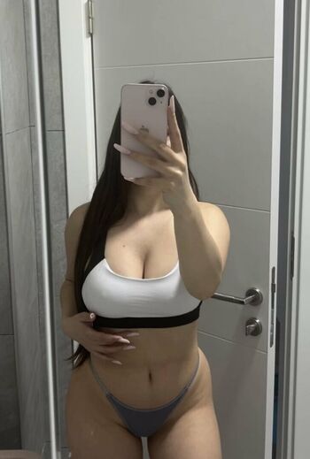 Esracicekk leaked private photo uncensored HD quality