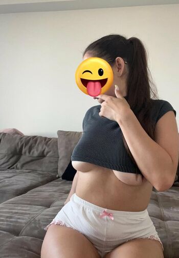 Esracicekk leaked private photo uncensored HD quality