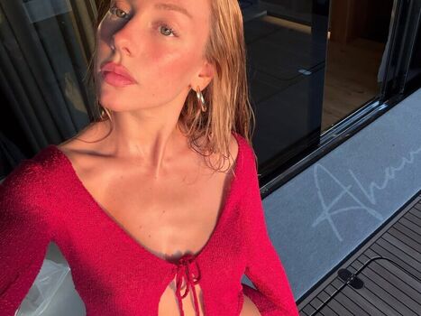 Ester exposito page leaked private photo uncensored HD quality
