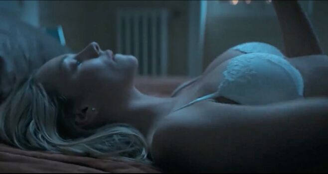 Ester exposito leaked private photo uncensored HD quality