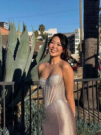 Extraemily leaked private photo uncensored HD quality