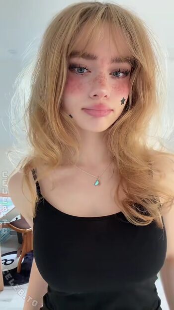 Felinenyaa leaked private photo uncensored HD quality