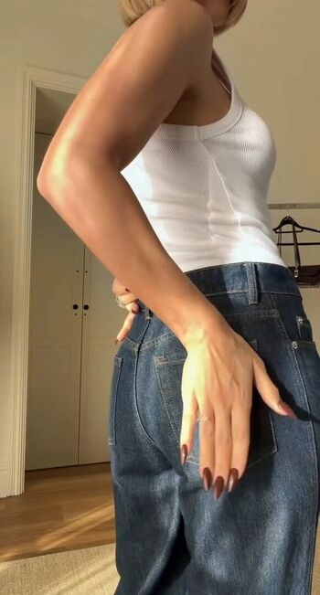 Frankie bridge  page leaked private photo uncensored HD quality