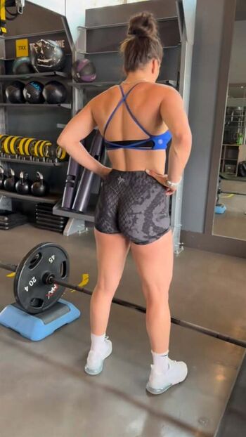 Girls in wedgy fitness shorts leaked private photo uncensored HD quality