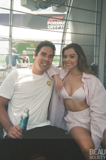 Hailee steinfeld  page leaked private photo uncensored HD quality