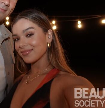 Hailee steinfeld  page leaked private photo uncensored HD quality
