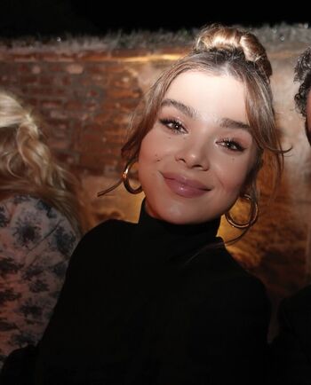 Hailee steinfeld  page leaked private photo uncensored HD quality