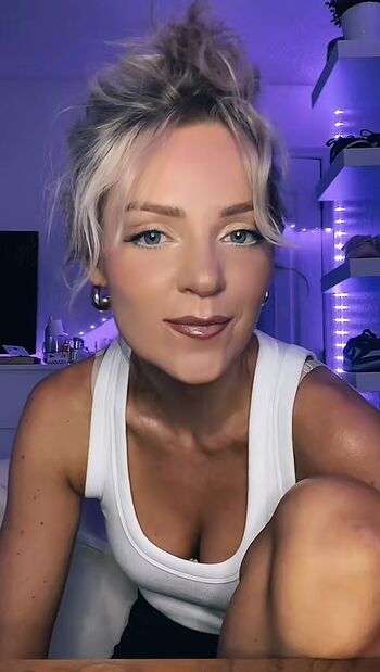 Hailey malles page leaked private photo uncensored HD quality