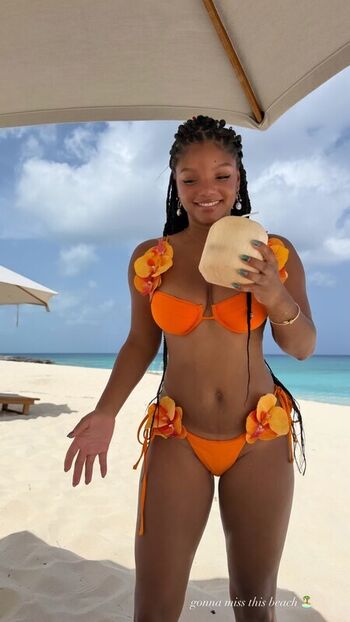 Halle bailey leaked private photo uncensored HD quality
